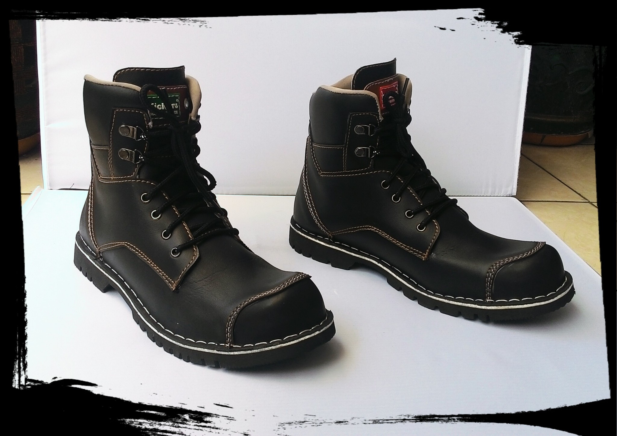 Boots Kickers Wanita Suede Hitam Daftar Harga Terkini dan Jual Sepatu Boots Kickers Safety Warna Hitam Licin Sol Karet Mentah Laavoila