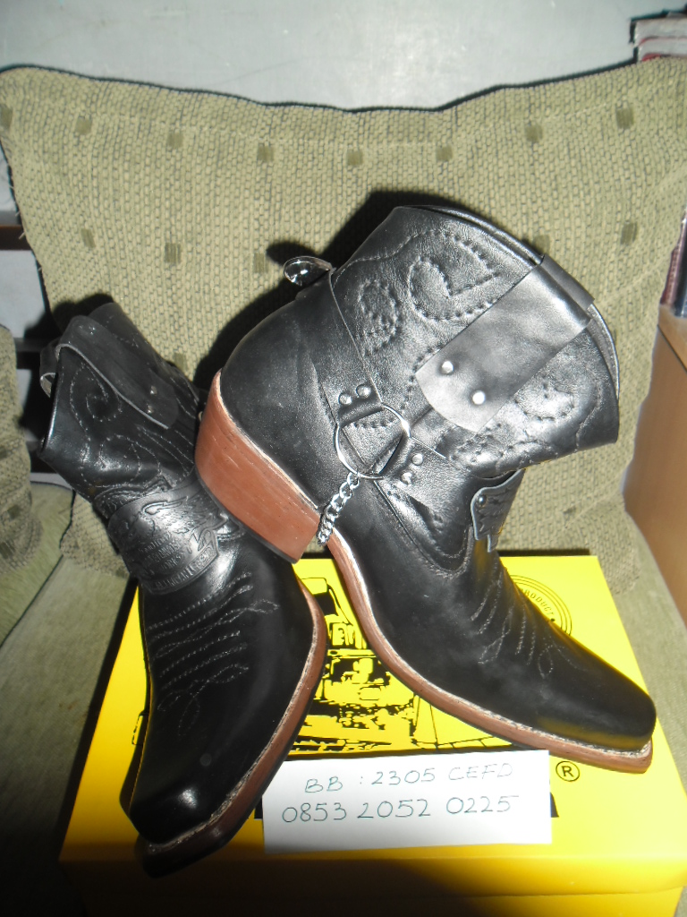jual sepatu kulit boots hitam koboy pria 1 jual sepatu kulit boots hitam koboy pria 1