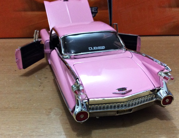 jual cadillac da ville skala 1 24 j a diecast jual cadillac da ville skala 1 24 j a diecast