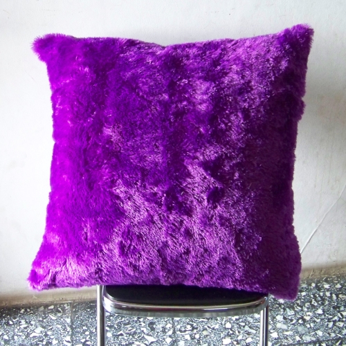 Jual Sarung Bantal Lantai Bulu Ungu Tua Ukuran 70 x 70 cm Jual Sarung Bantal Lantai Bulu Ungu Tua Ukuran 70 x 70 cm