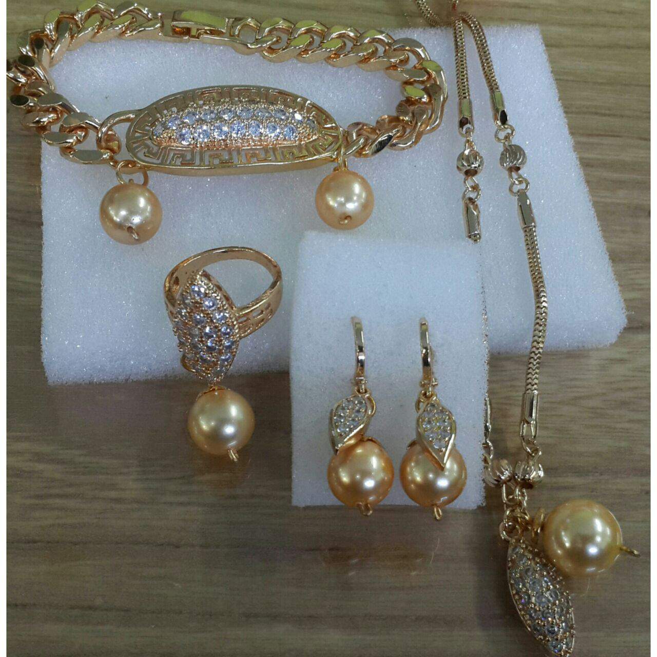 100+ Gambar Cincin Kalung Gelang Emas 100+ Gambar Cincin Kalung Gelang Emas