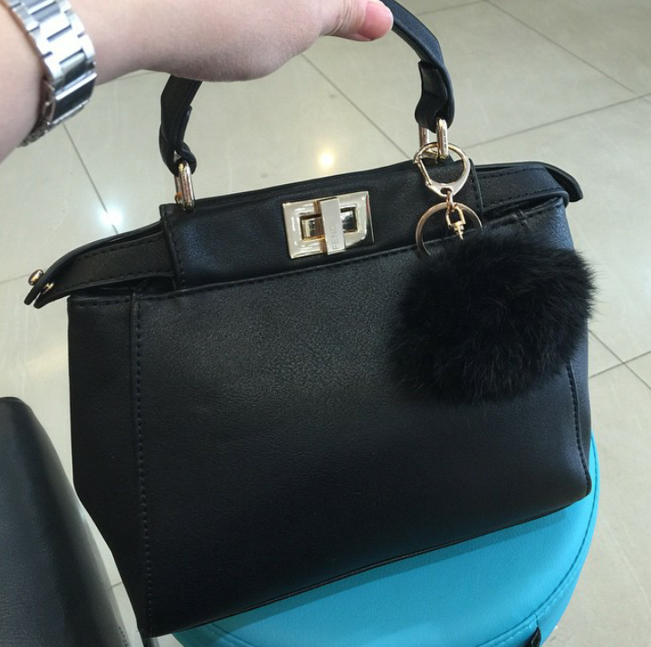 jual fendi peekaboo mini pom pom destashop jual fendi peekaboo mini pom pom destashop