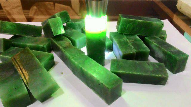jual bongkahan batu giok nephrite jade aceh aceh gemstones jual bongkahan batu giok nephrite jade aceh aceh gemstones