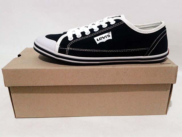 jual sepatu levis regulary blackwhite original murah jual sepatu levis regulary blackwhite original murah