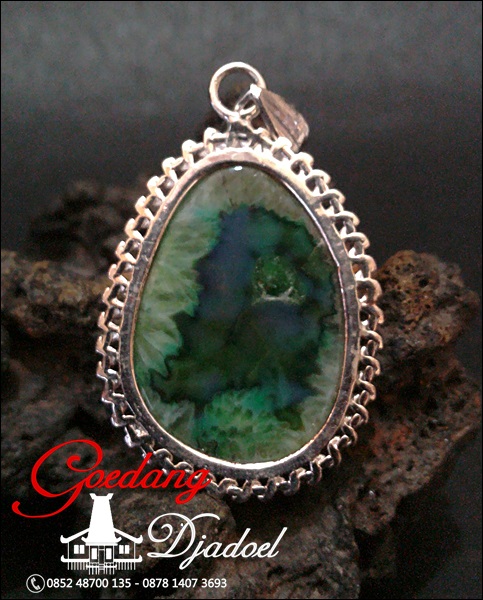 liontin batu druzy 4194 sold liontin batu druzy 4194 sold
