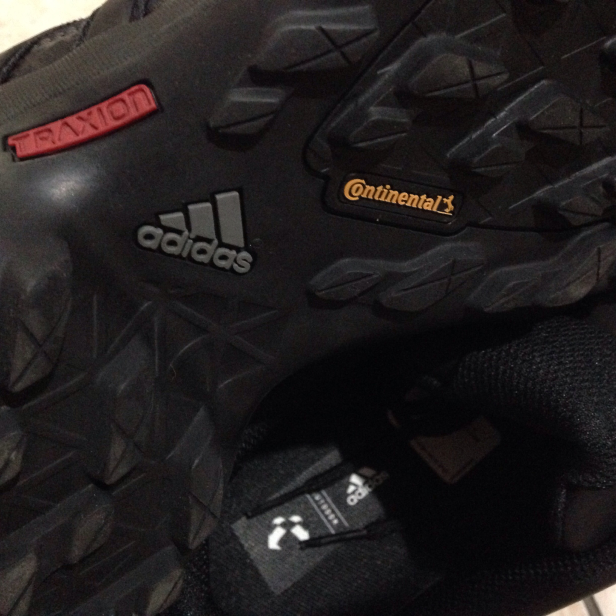 Sepatu Outdoor Adidas Jawpaw Slip On Anzit Dlx Kurobe Duramo Goretex dll