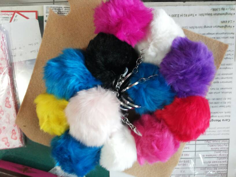 jual gantungan kunci tas hp bag charm furrball furball jual gantungan kunci tas hp bag charm furrball furball