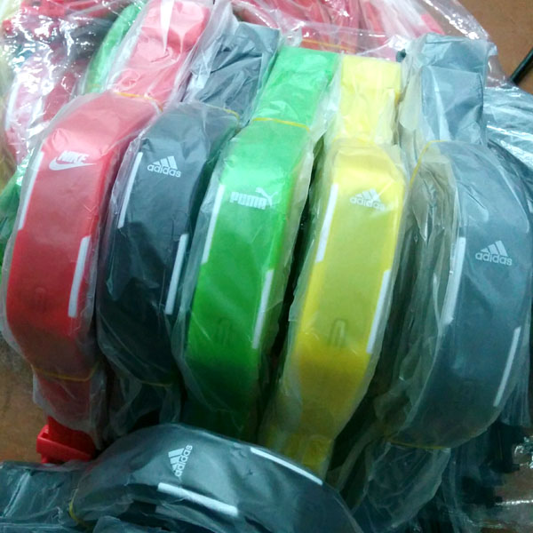 Jam Gelang Led Magnet jual jam tangan led gelang magnet sporty aneka warna Jam Gelang Led Magnet jual jam tangan led gelang magnet sporty aneka warna