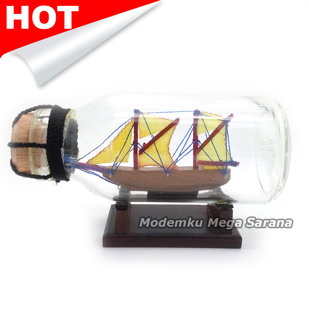 jual miniatur kapal pinisi dewaruci dalam botol 11x6x5 cm jual miniatur kapal pinisi dewaruci dalam botol 11x6x5 cm