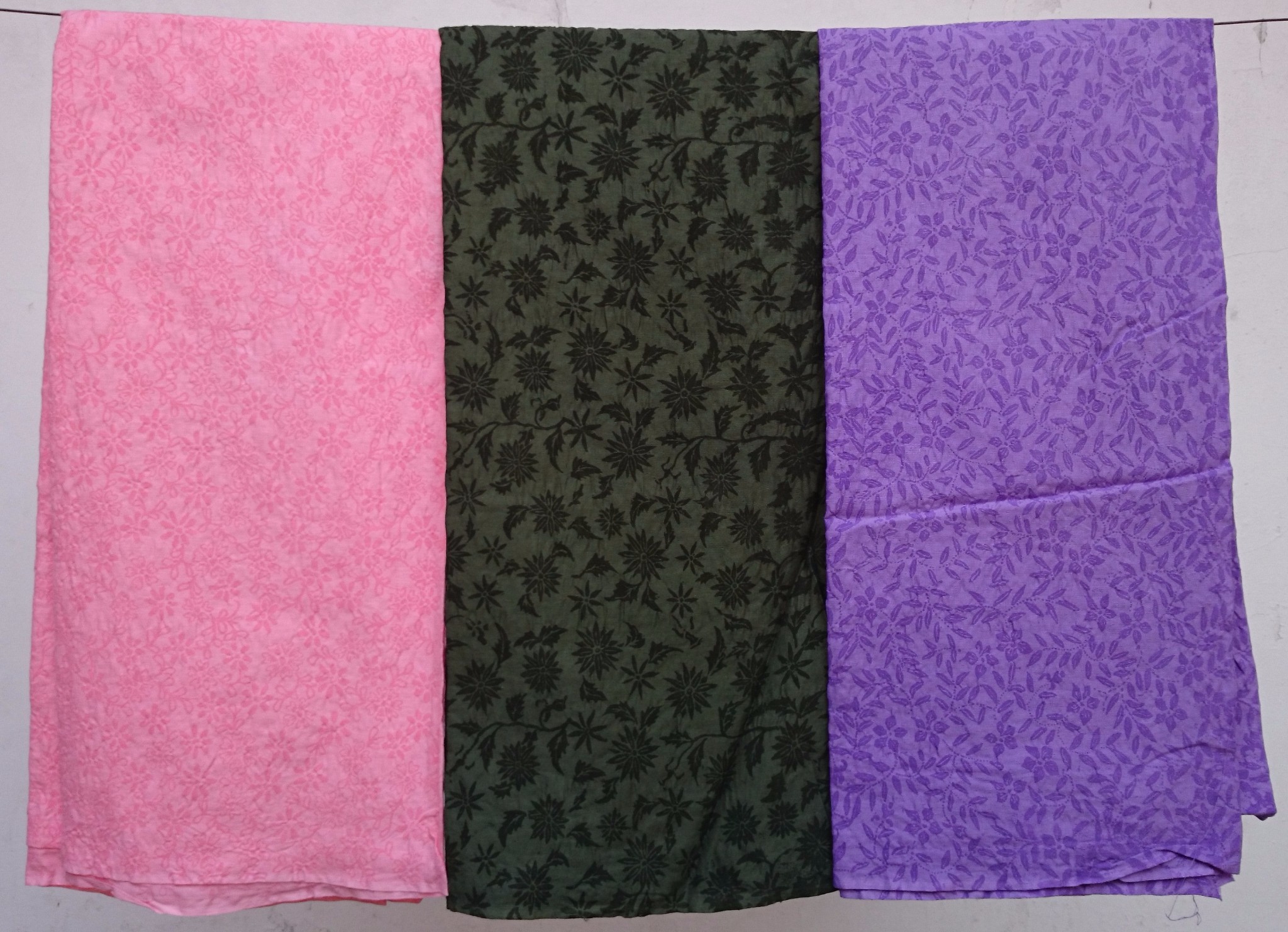 Jual Kain Batik Embos Katun Warna Pink Muda Hijau Gelap Olive Dan