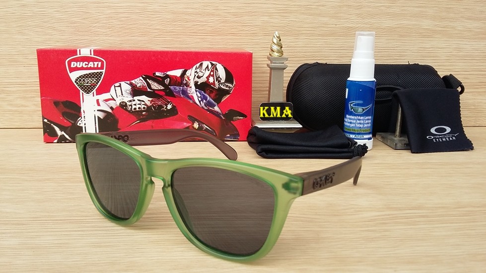 jual kacamata cowok pria kacamata oakley oakley jual kacamata cowok pria kacamata oakley oakley
