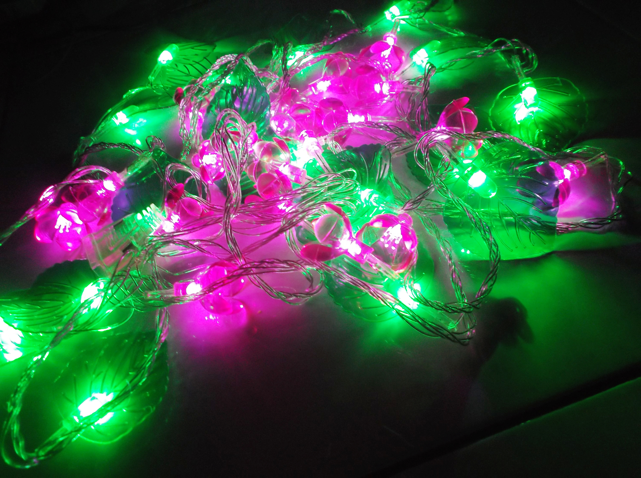 Unik Dekor Great Desain Konsep Rumah Minimalis Lantai Modern Mewah simple lampu led daun bunga lilitan kabel hias pohon natal flower dekor unik with unik dekor