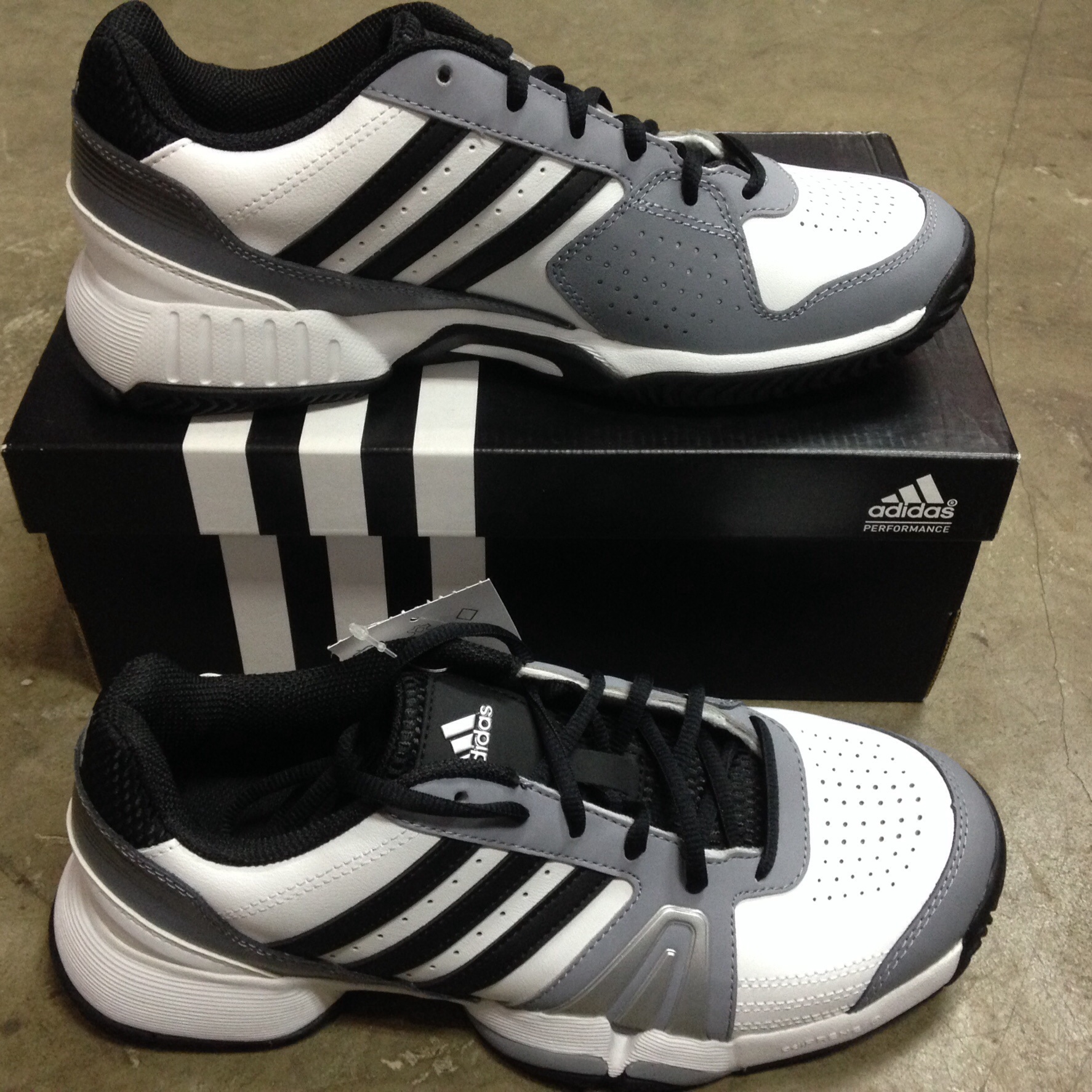 Jual Adidas Bercuda 3 Abu abu Size 42 Sepatu Tenis Sportsite Jual Adidas Bercuda 3 Abu abu Size 42 Sepatu Tenis Sportsite