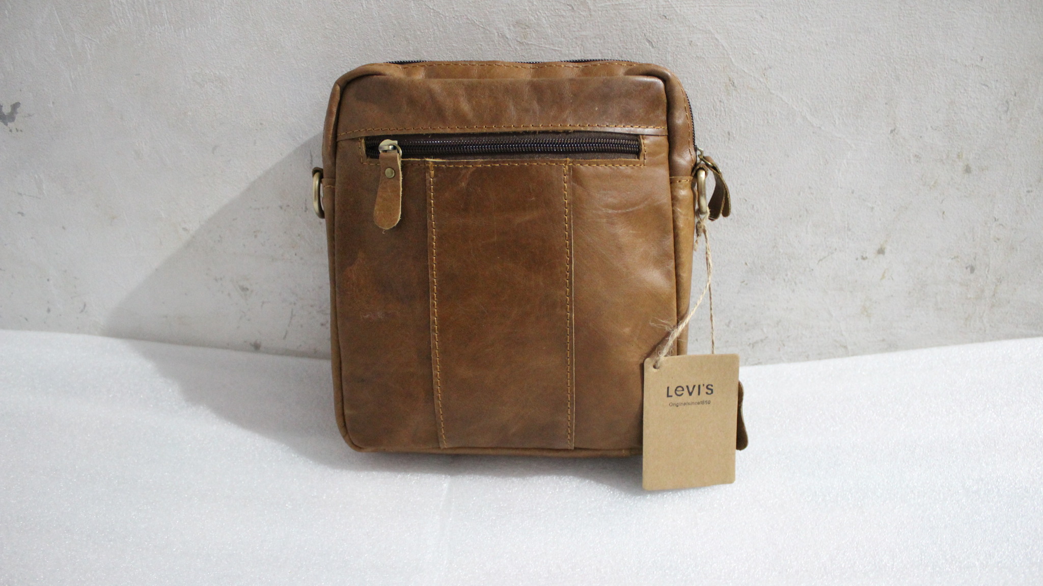 723 Tas Fashion Import jual tas selempang kulit levis quot import quot jamin 100 kulit 723 Tas Fashion Import jual tas selempang kulit levis quot import quot jamin 100 kulit
