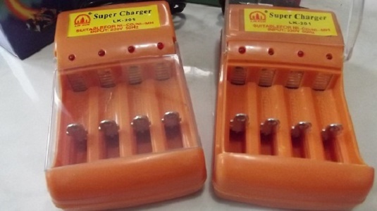 jual charger batok casan dinding lu led 4 batu batre aa jual charger batok casan dinding lu led 4 batu batre aa
