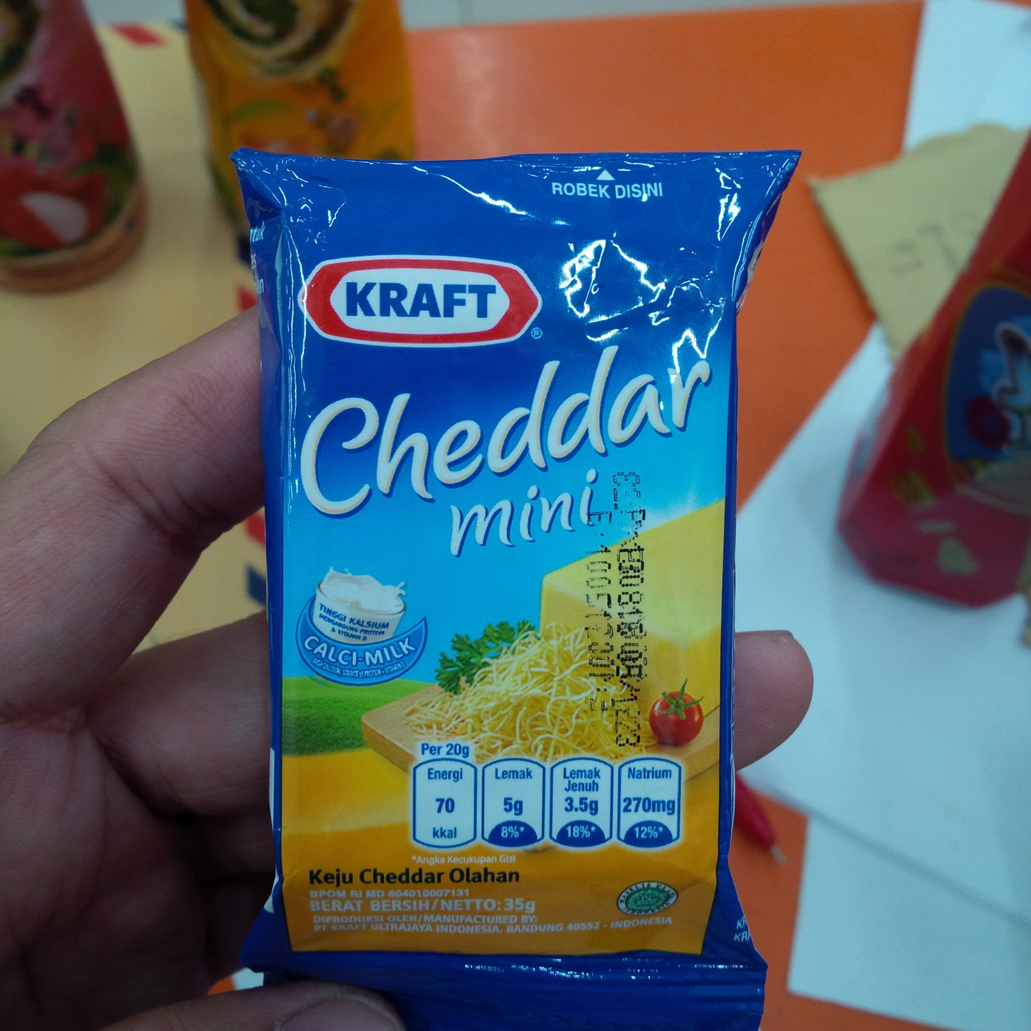 Keju Kraft Cheddar Mini 35gr jual keju kraft cheddar mini 35gr asli thio Keju Kraft Cheddar Mini 35gr jual keju kraft cheddar mini 35gr asli thio