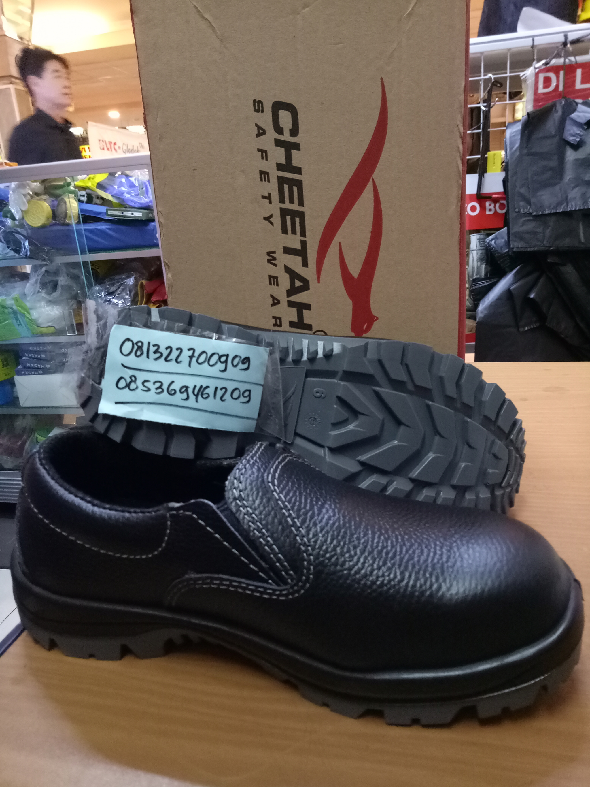 Jual safety shoes cheetah 7001 ha sepatu safety lestari safety Jual safety shoes cheetah 7001 ha sepatu safety lestari safety indonesia