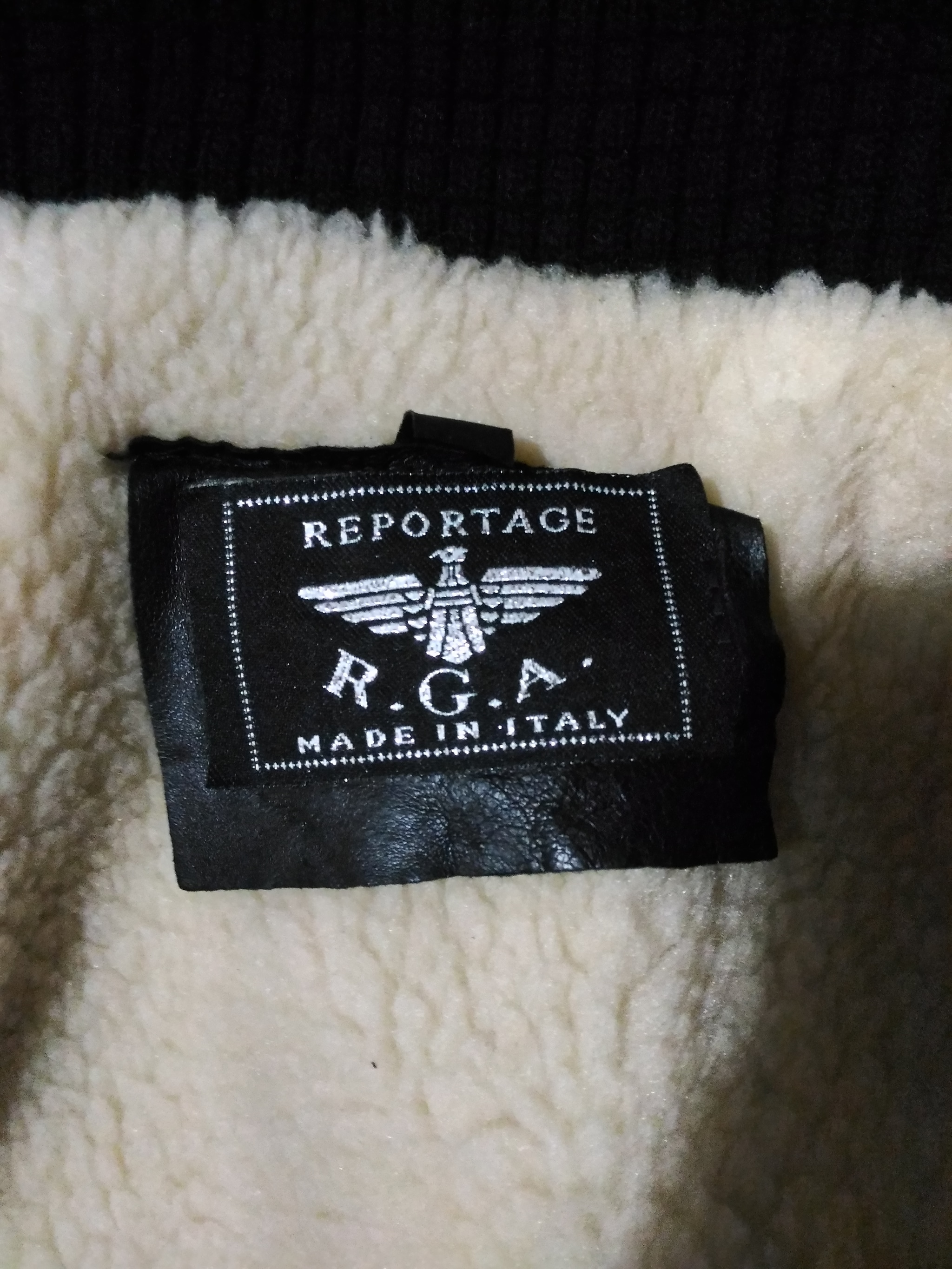 Jual Reportage R G A Leather Jacket Size L Vivre Tokopedia Reportage R G A Leather Jacket Size L