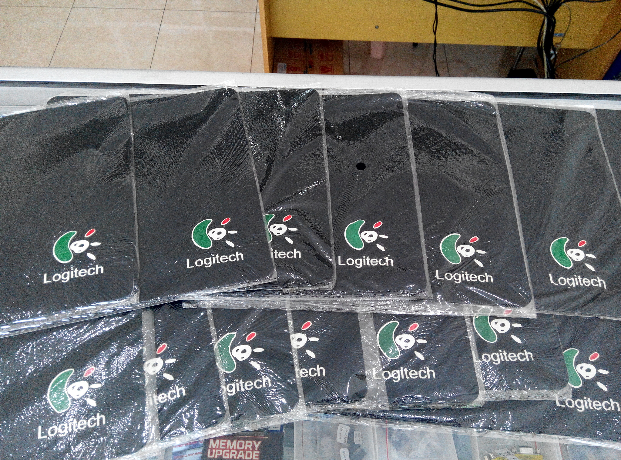jual mouse pad logo logitech murah hitam untuk tatakan jual mouse pad logo logitech murah hitam untuk tatakan