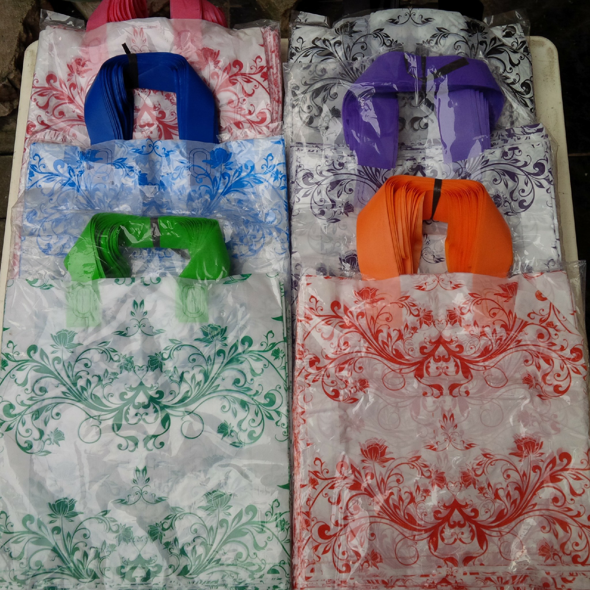 jual kantong plastik soft handle motif batik uk 23 x 25 jual kantong plastik soft handle motif batik uk 23 x 25