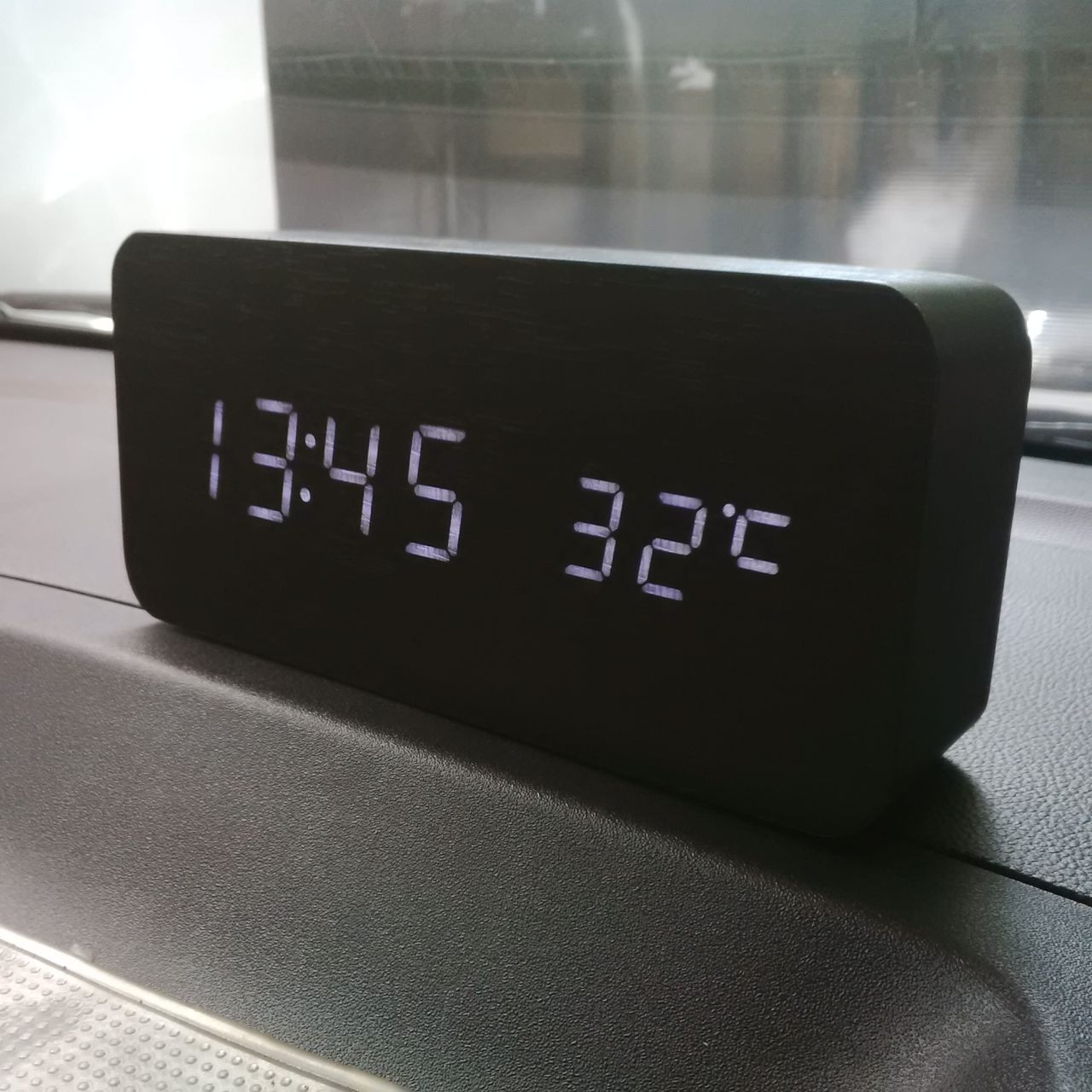 jual jam kayu led digital wood clock usb hitam jual jam kayu led digital wood clock usb hitam