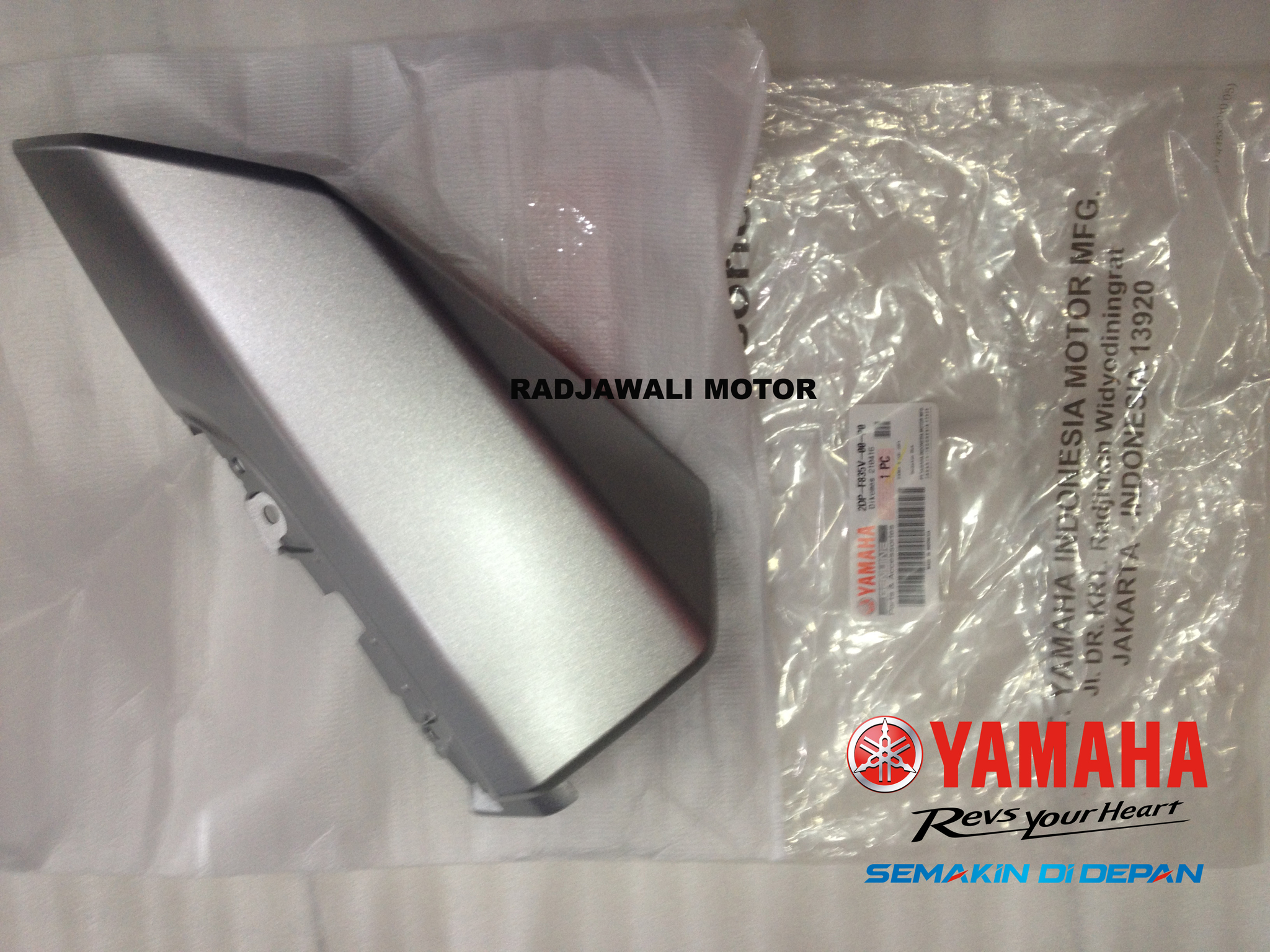 Jual COVER LAMPU DEPAN KANAN BAWAH NMAX N MAX ASLI YAMAHA