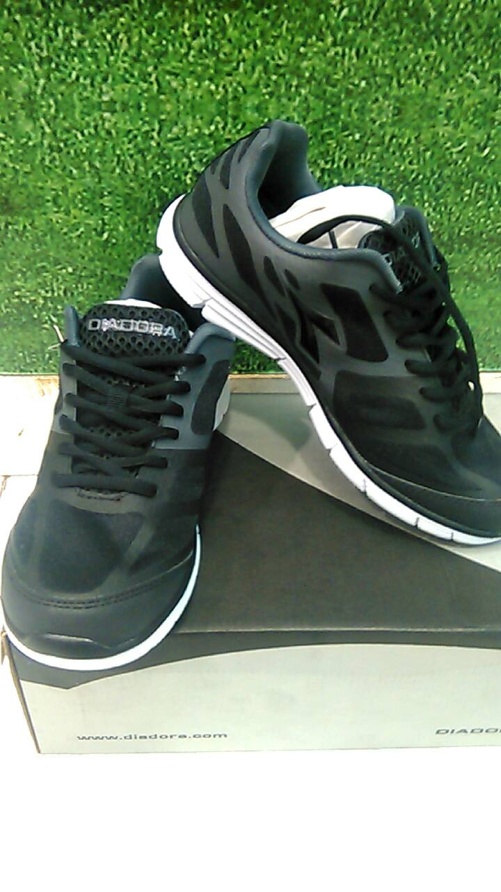 jual sepatu diadora original running vilelmo black grey jual sepatu diadora original running vilelmo black grey
