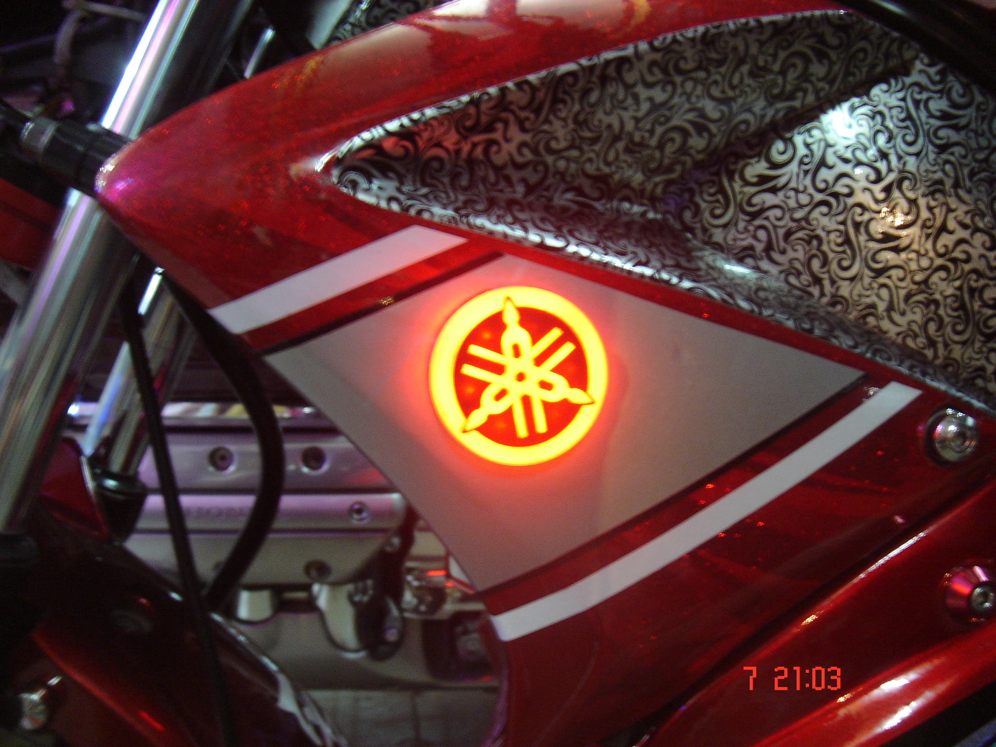 Jual EMBLEM LAMPU SENJA DAN SEN LED LOGO YAMAHA NMAX VIXION