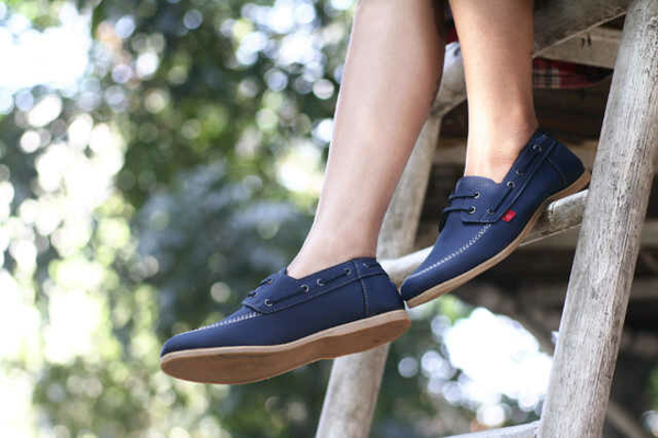 jual sepatu casual kickers wanita slop kulit asli jual sepatu casual kickers wanita slop kulit asli