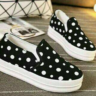 jual sepatu kets poxing slip on flat form polkadot hitam jual sepatu kets poxing slip on flat form polkadot hitam