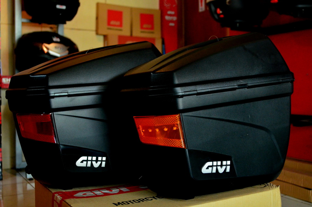 jual box motor side box givi e22 non stop l dbm auto jual box motor side box givi e22 non stop l dbm auto