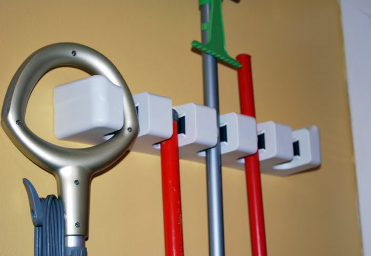 Jual Gantungan Sapu Pel 5 slot - Magic Mop Hanger Holder