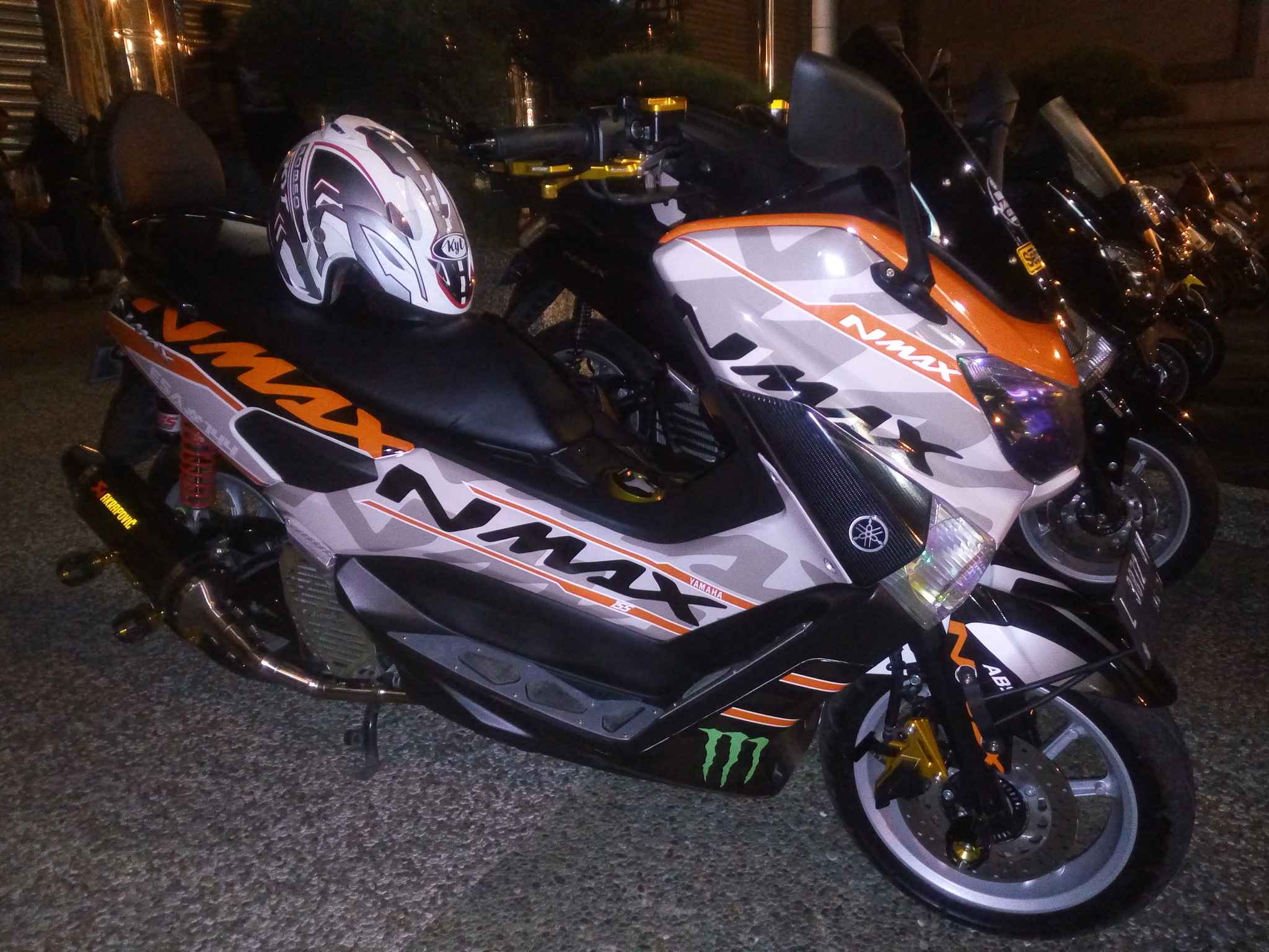 Jual Sticker Stiker Wrapping Full Body NMax Custom Beramal
