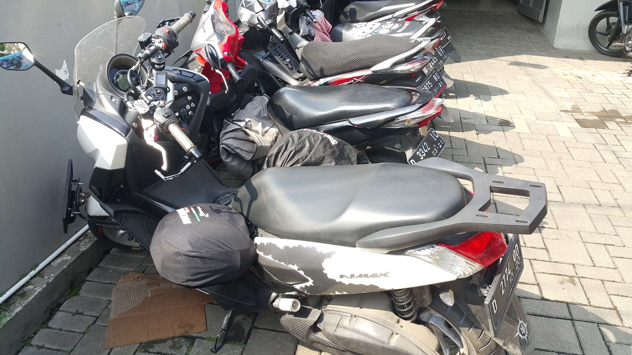 Jual Hook Gantungan Hanger Helm NMax Original Yamaha Black