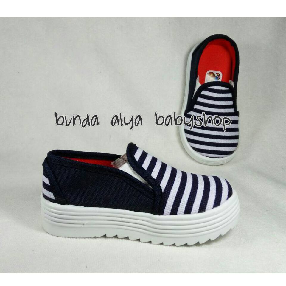 jual sepatu anak salur navy usia 1 2 3 4 5 tahun sepatu garis navy bunda alya babyshop jual sepatu anak salur navy usia 1 2 3 4 5 tahun sepatu garis navy bunda alya babyshop