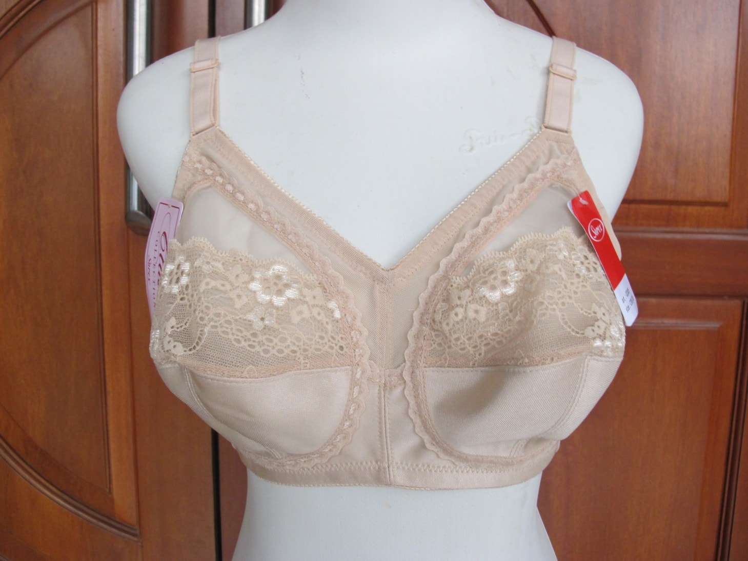 You ve Bra Lace 5655 Hitam BH Pakaian dalam pelengkap pakaian wanita . Source · Yükle