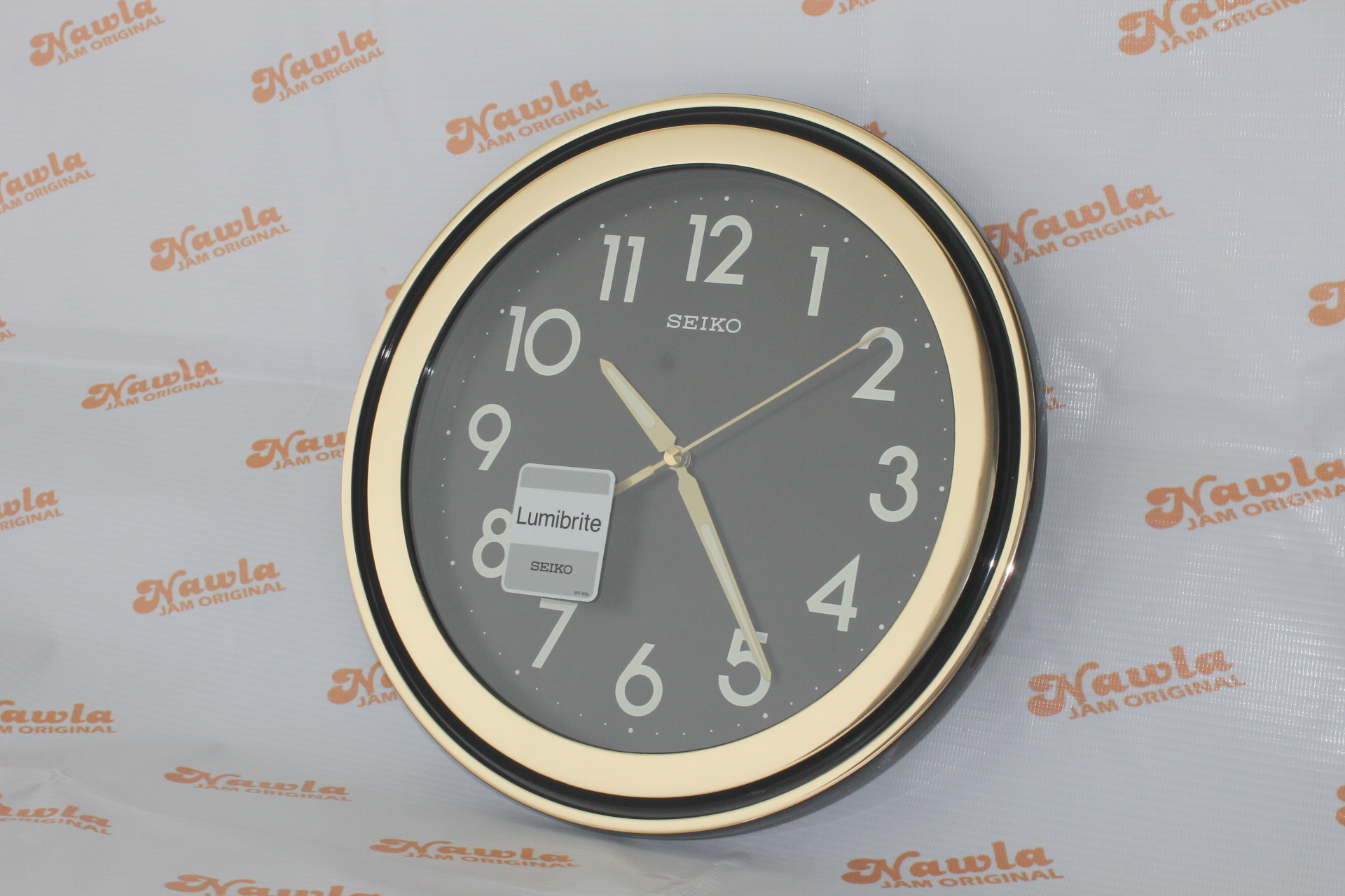 jual seiko wall clock qxa578f black lumibrite jam jual seiko wall clock qxa578f black lumibrite jam