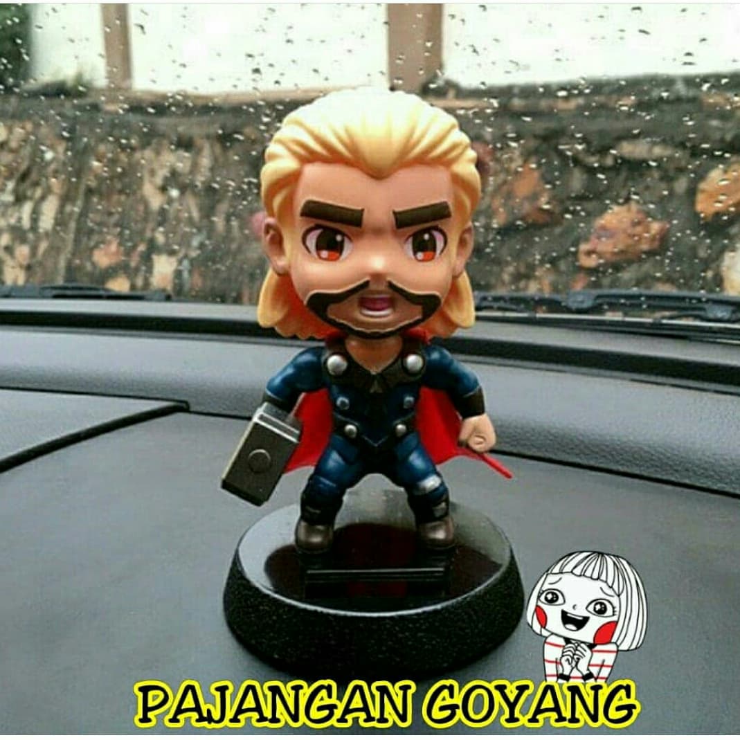 DISKON MAINAN PAJANGAN DASHBOARD MOBIL SOLAR KARAKTER THOR AVENGERS SUPERHERO